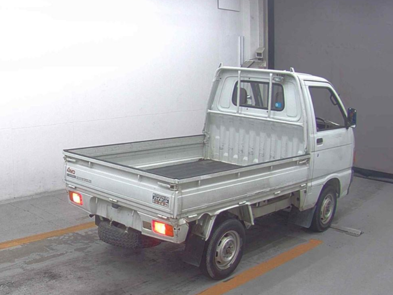 Daihatsu Hijet S81P 4WD MT4 1986 - Image 4