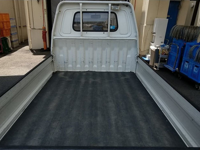 Daihatsu Hijet S81P 4WD MT4 1986 - Image 5